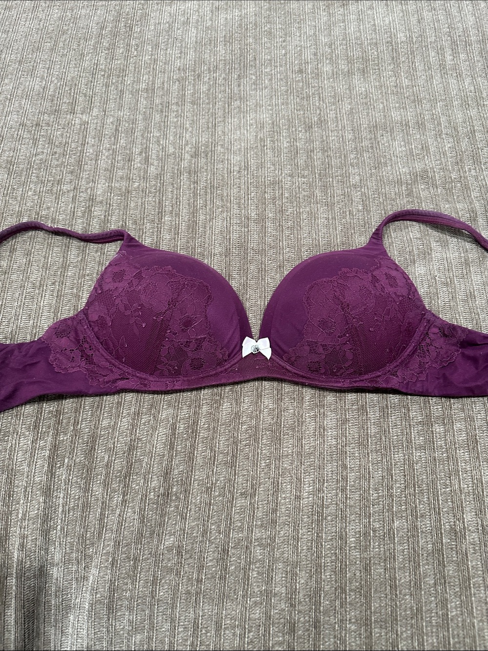 Victoria’s Secret body by Victoria wireless bra